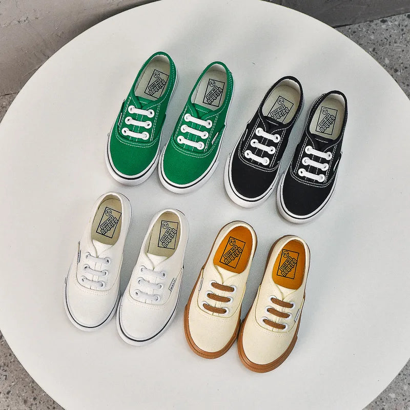 Kid canvas sneakers