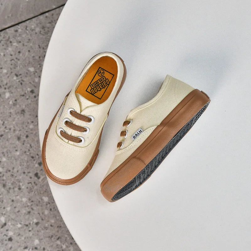 Kid canvas sneakers
