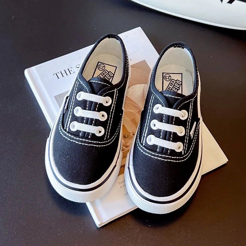 Kid canvas sneakers