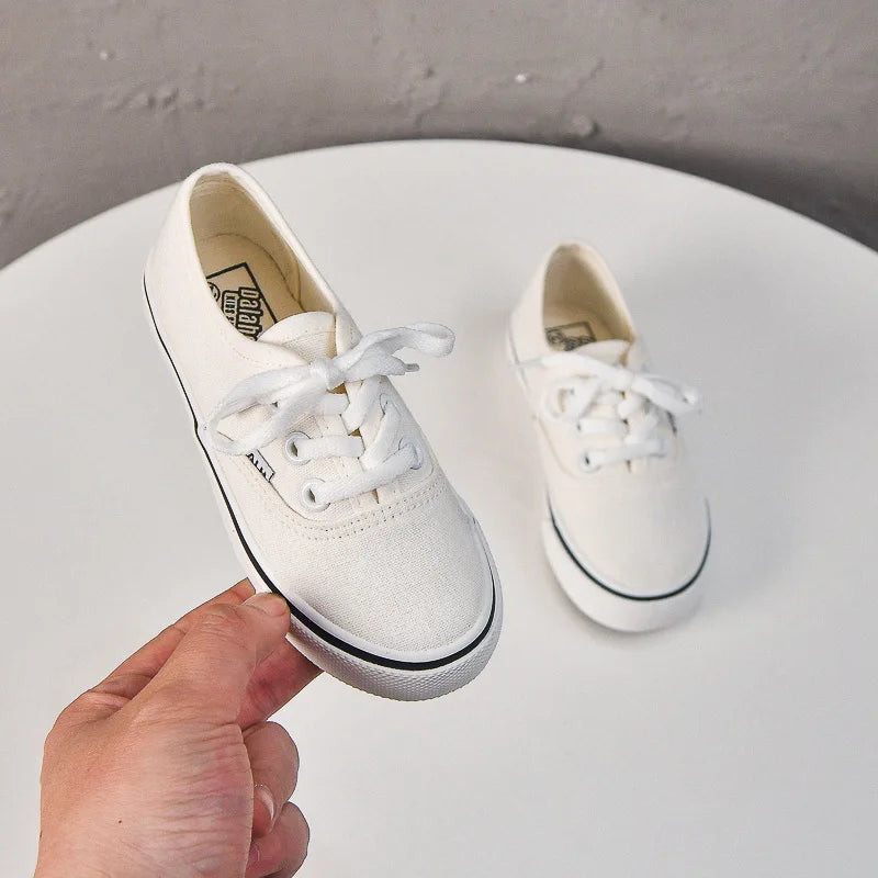 Kid canvas sneakers