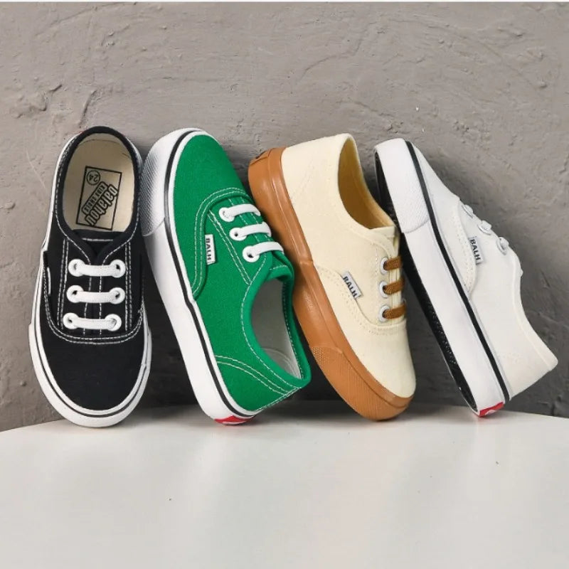 Kid canvas sneakers